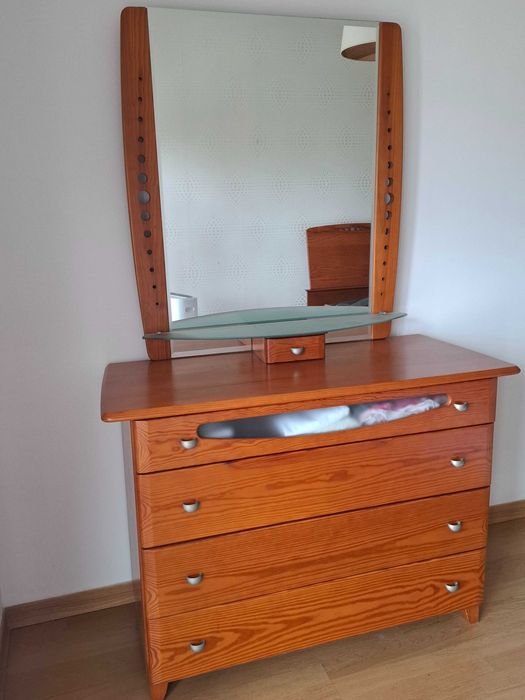 Mobília quarto completa-cama de casal, 2 mesas de cabeceira e 1 cómoda