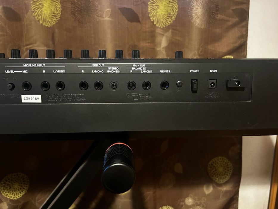 Piano/Sintetizador Roland FANTOM-08 com 88 Teclas Pesadas