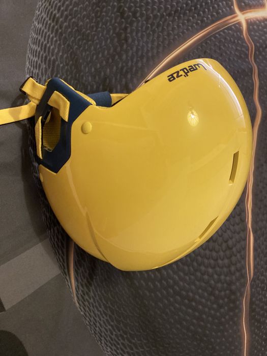 Capacete Sky e Snowboard Wedze