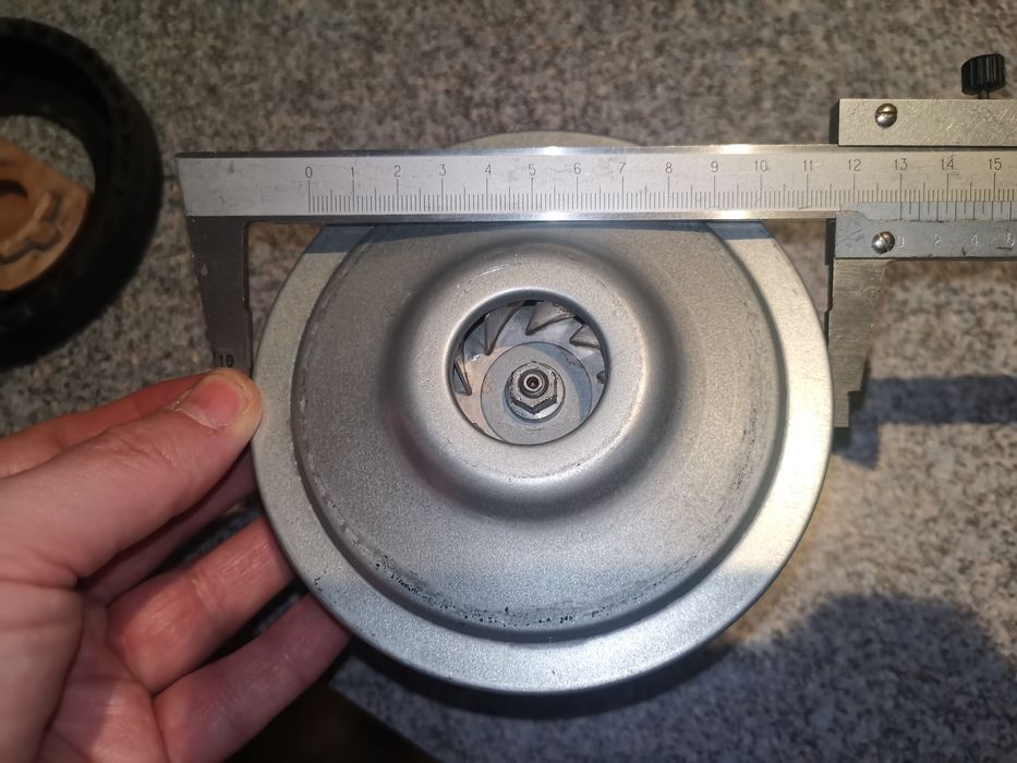 Мотор пылесоса на 2 квт. (нужна замена подшипника)