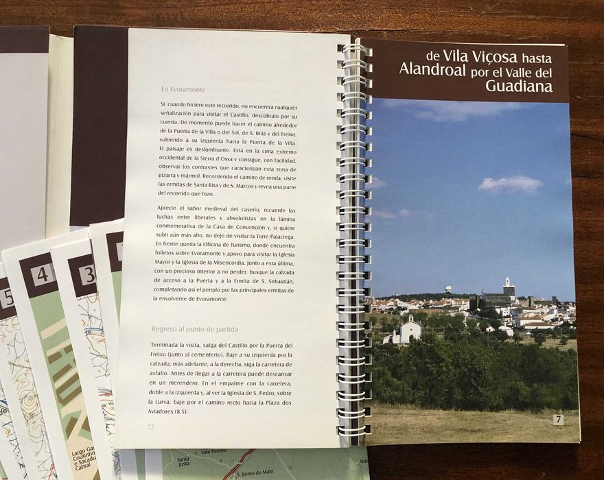 Guia (em espanhol) da região de Évora, Alentejo, com 12 percursos
