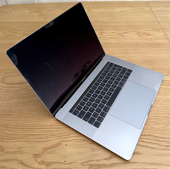 MacBook Pro 15" i7 (usar com monitor)
