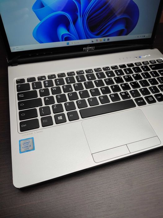 Ноутбук Fujitsu S936 / Intel i5-6200U / FullHD IPS  /