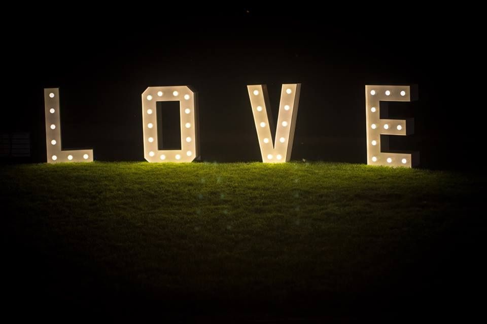 Napis Love na Twoje wesele
