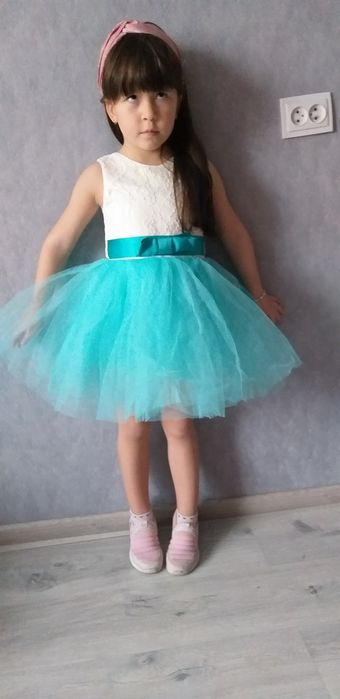 Платье нарядное праздничное