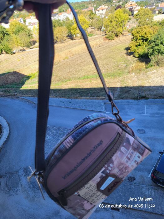 Carteira Tira Colo Nova