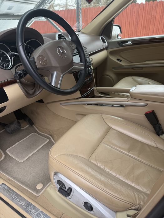 Mercedes- Benz GL 350 lift