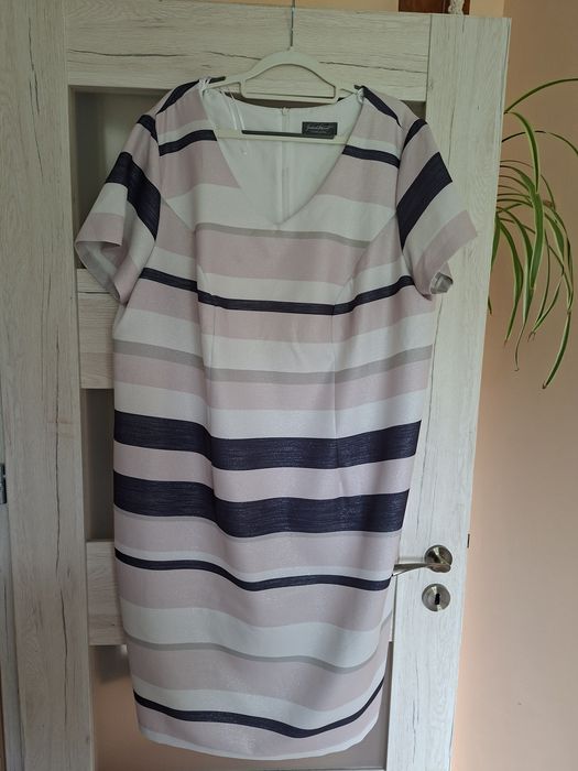 Sukienka 54/XXXL defekty