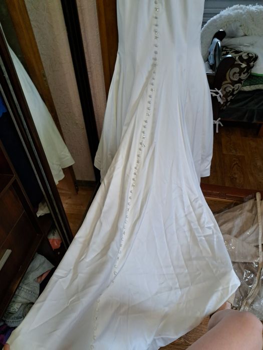 Продам весільну сукню
