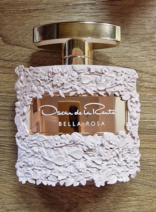 Oskar De la Renta. Bella Rossa.  100 мл. без декількох затесті