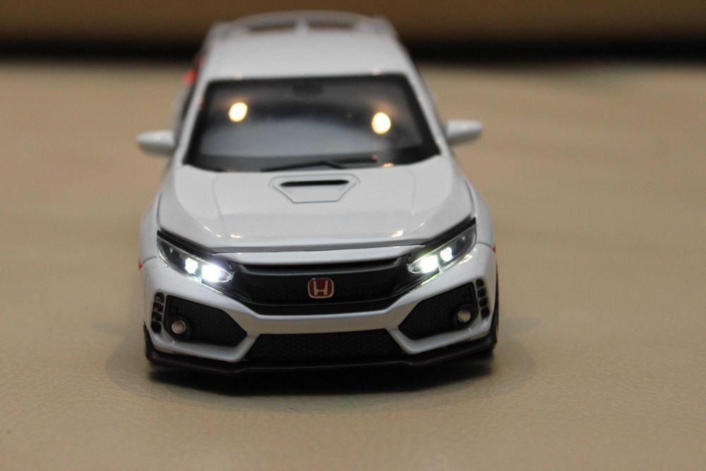 Model samochodu jak HONDA CIVIC TYPE-R X 10 1:32 światła dźwięk