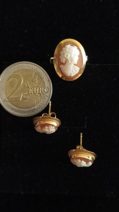 Peças de ouro contrastado 750k