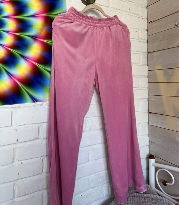 Рожевий велюровий костюм-трійка (худі, штани, топ)