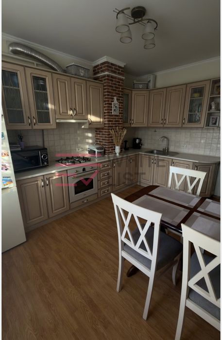 Продаж 3-кім. квартири 80 м.кв., в. Алмазова