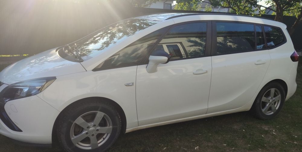 Продам Opel Zafira 2013 року