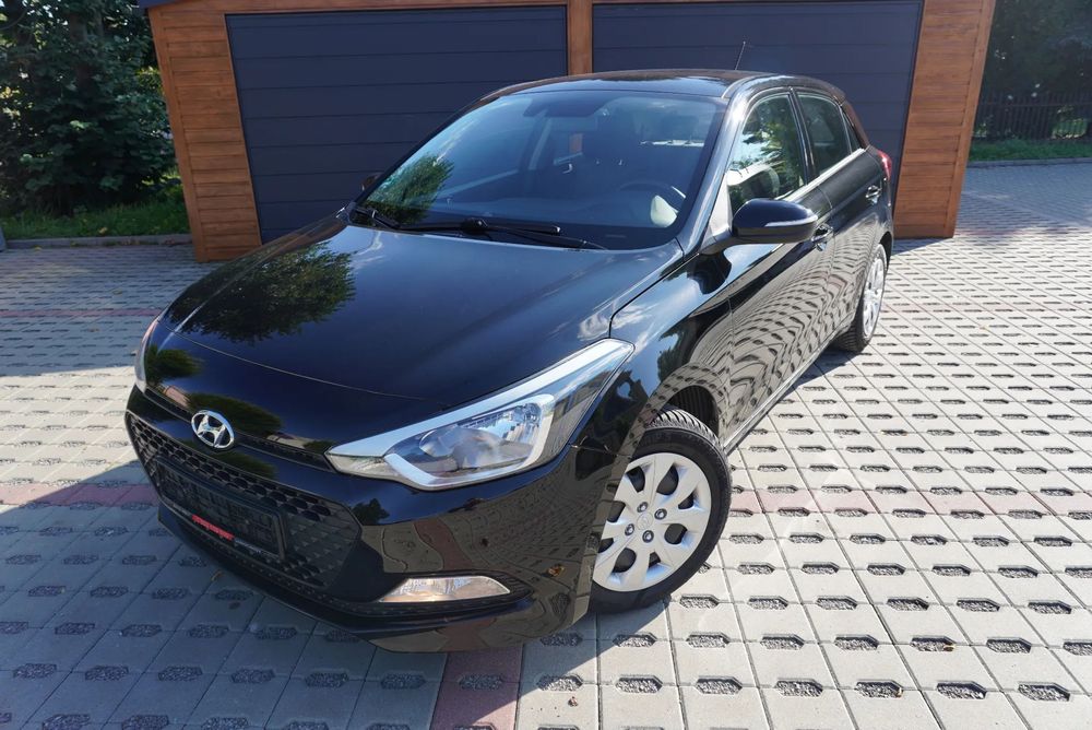 Hyundai i20 Bezwypadkowy Serwisowany 1-Właściciel Tempomat Pdc Asystent Piękny