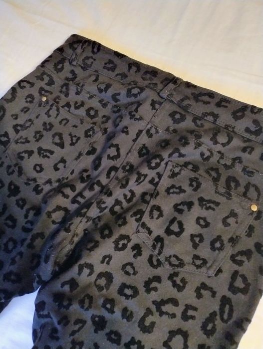 Spodnie damskie róż 40 super długość 100 materiał jest z laycra