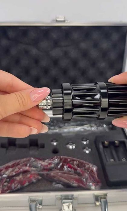 Лазерна указка b017 445nm потужний синій промінь насадки кейс мощная