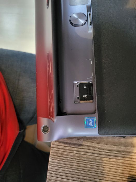 Tablet Yoga 3 projektor