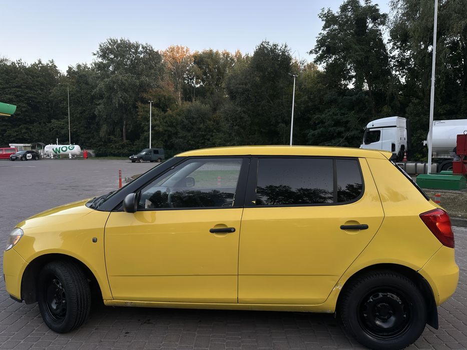 Skoda fabia 2 ))