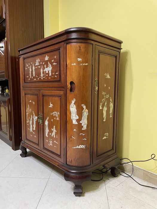 Bar Oriental Antigo em Pau Rosa e Madrepérola,Peça Exclusiva Impecável