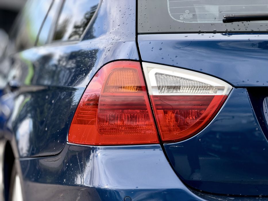 BMW 3 Series 320i