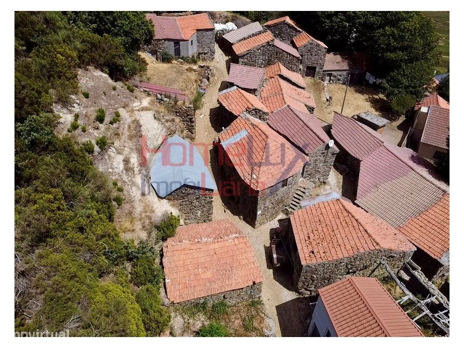 Moradia em pedra para venda em Cotelo