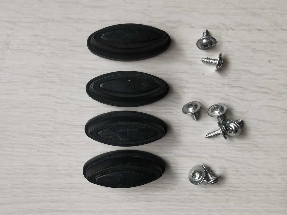 Nóżki bagażowe, stopki do walizki podróżnej, kołki, stojak - 4 sztuki