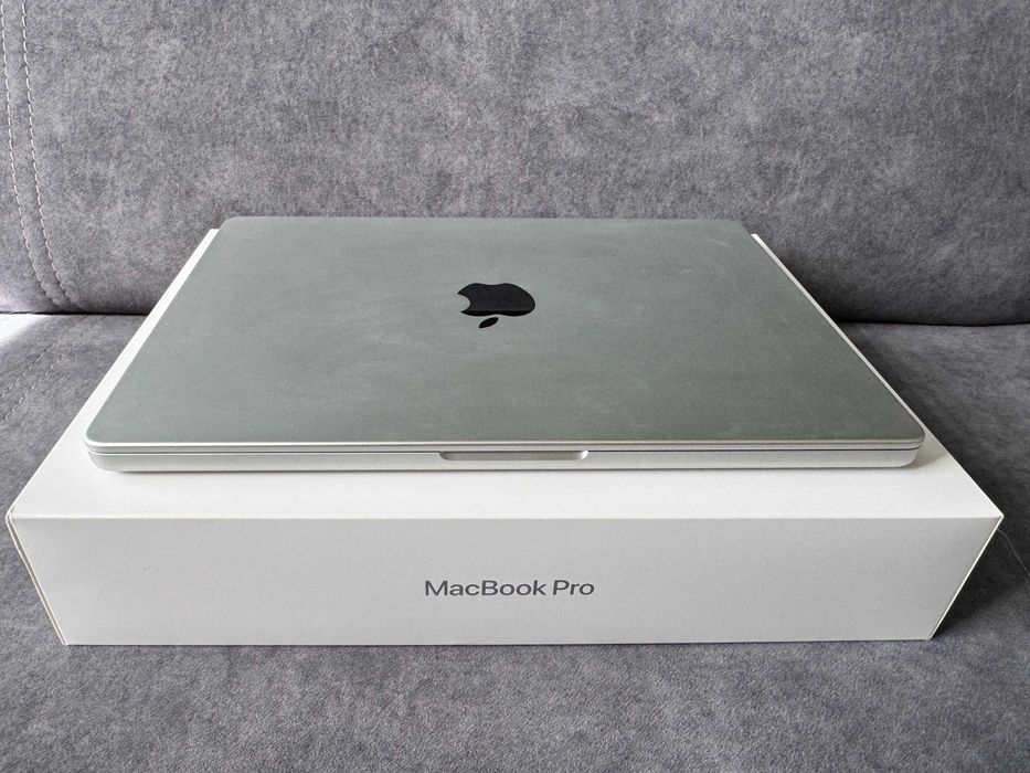 MacBook M2 Pro 2023 14"  32GB RAM 512GB SSD