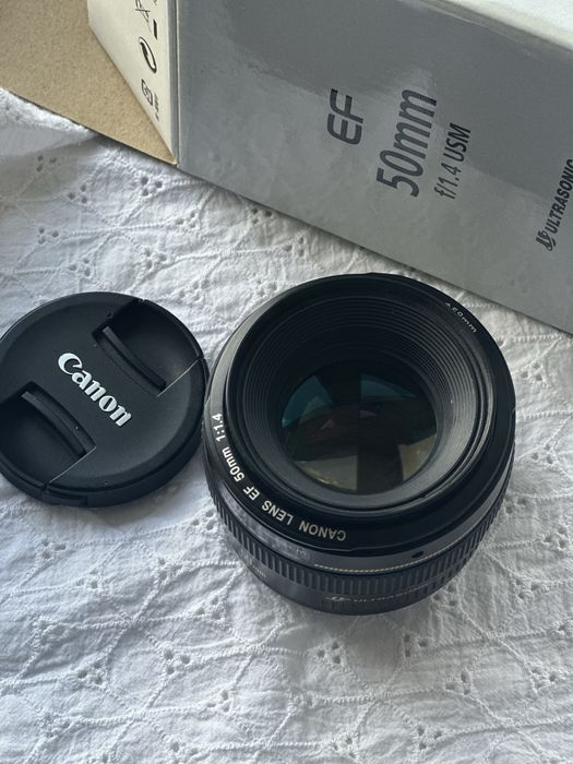 Обʼєктив Canon 50 mm 1.4