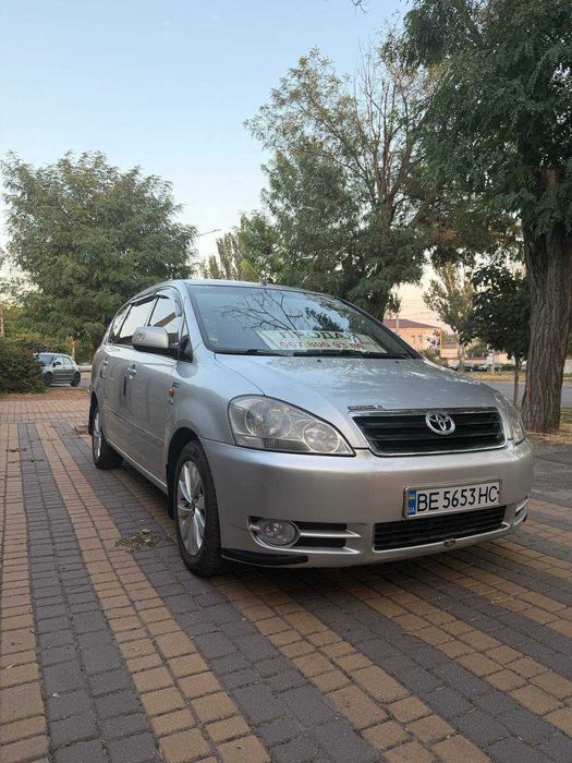 Продам Toyota Avensis Verso 2002 р.в.