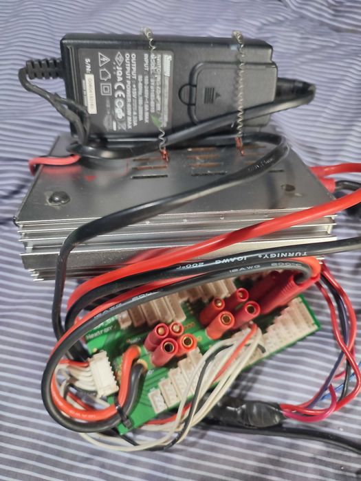 Розумний зарядно-балансувальний пристрій Turnigy Max200W