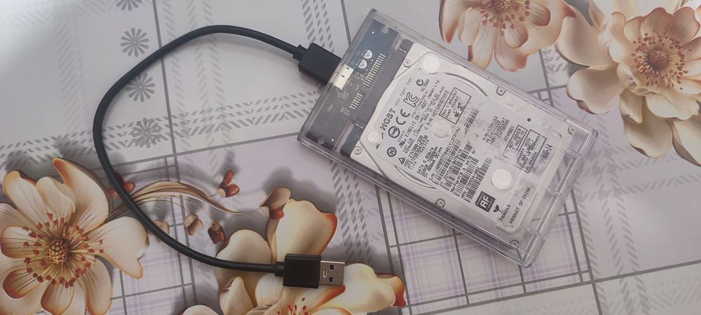 Жорсткий диск 320 ГБ + переносний карман