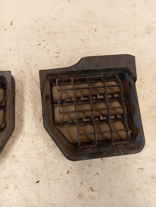 Grelhas de Ventilação / Respiro Traseiro VW Scirocco III / Golf 5 6 – Originais
