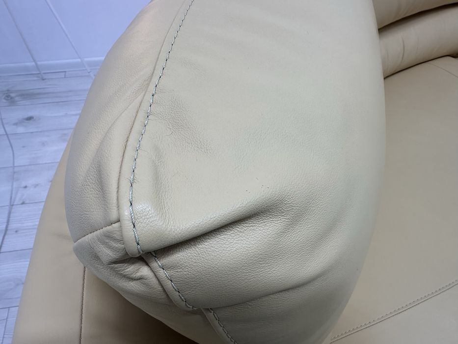 Фірмовий шкіряний куточок”Natuzzi”