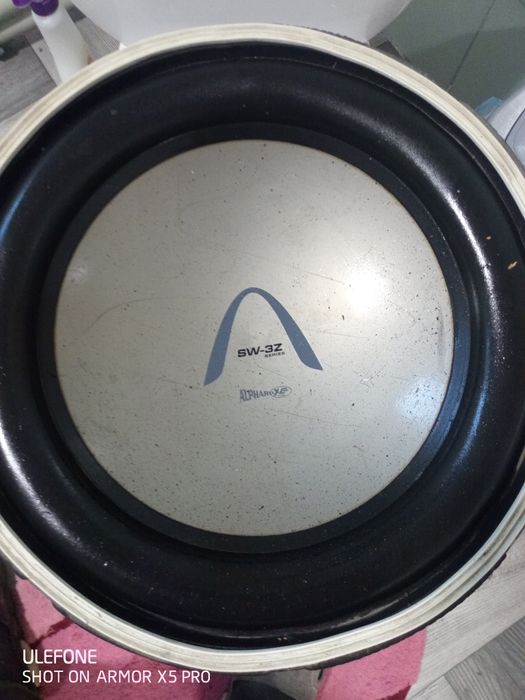 Терміново продам ОБМІН Саббуфер-динамік 180-360w alphard sw1203z