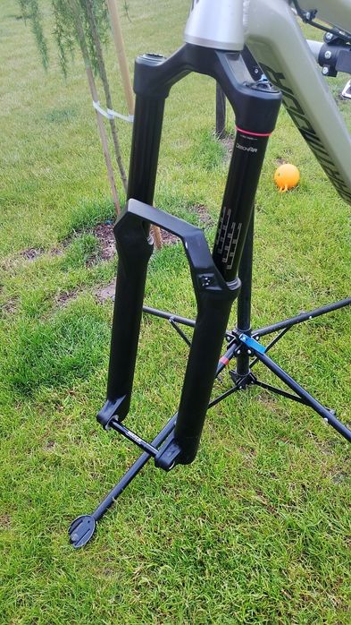 Rock shox domain R