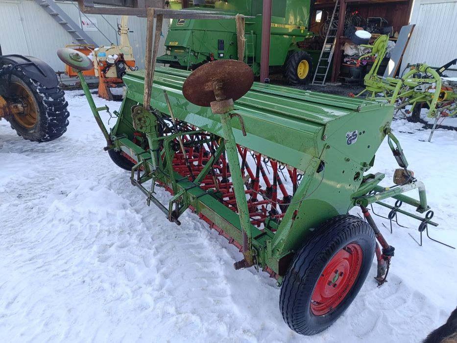 Siewnik zbożowy HassiaDU100 2,5 ,3m