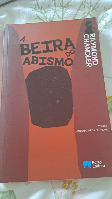 À beira do abismo de Raymond Chandler