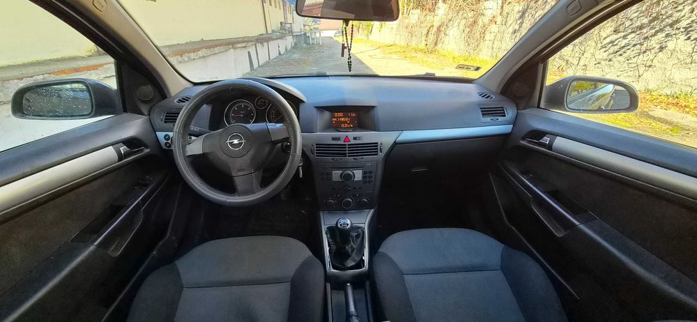 Opel Astra H 1.7 diesel 2005 Rok