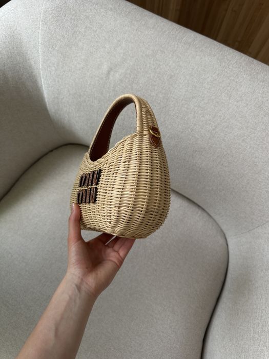 Сумка Miu Miu Wander Wicker Handbag