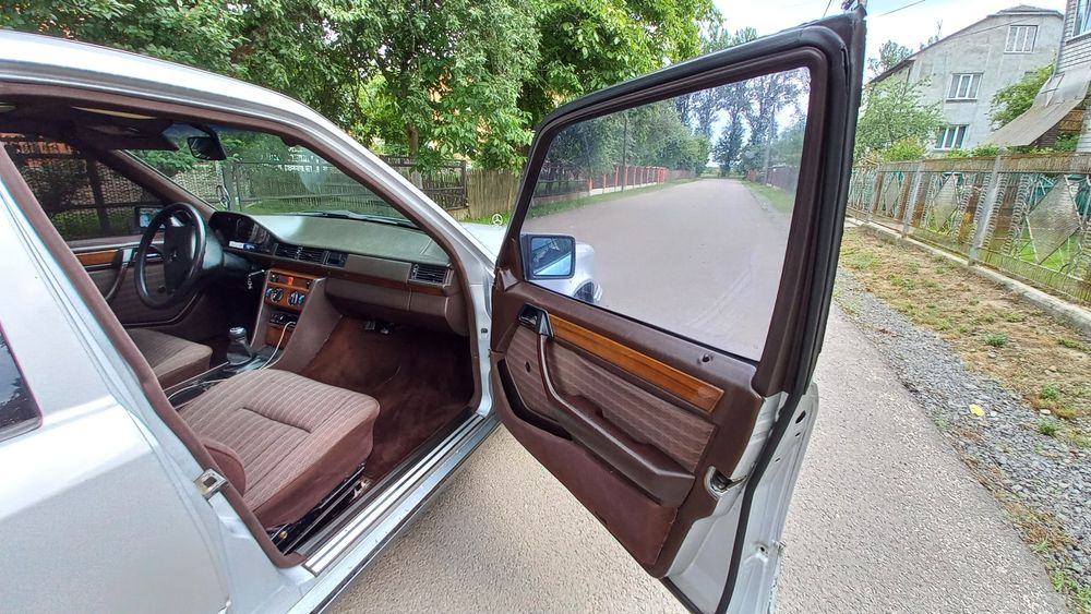 W124 Mersedes Benz 2.0 газ/бензин