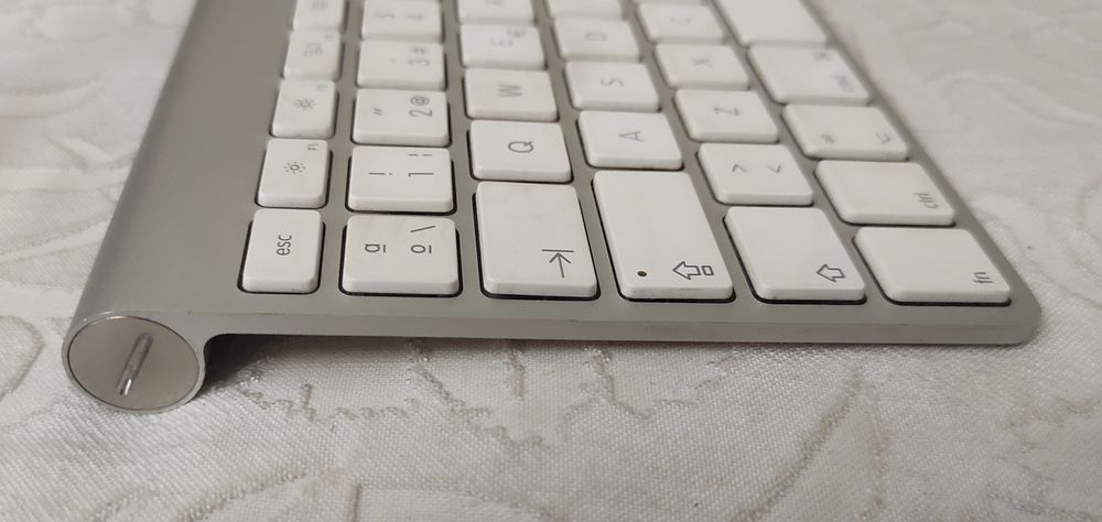 Apple wireless keyboard