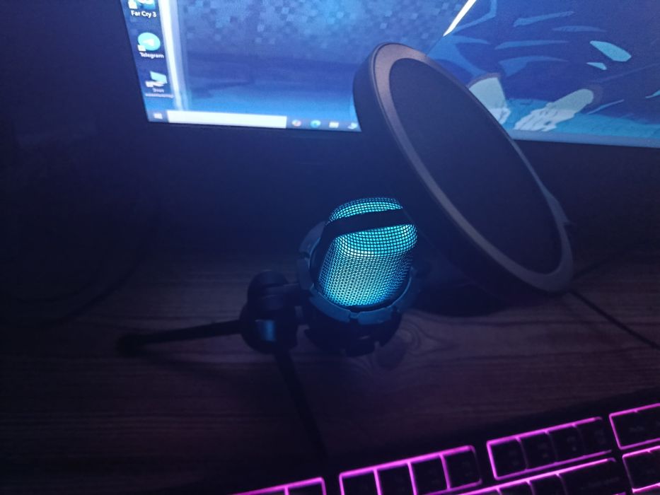 Продам микрофон в хорошем состоянии