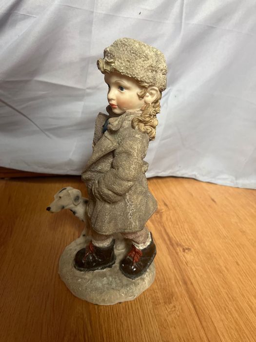 Stara figurka chłopiec z psem 30cm