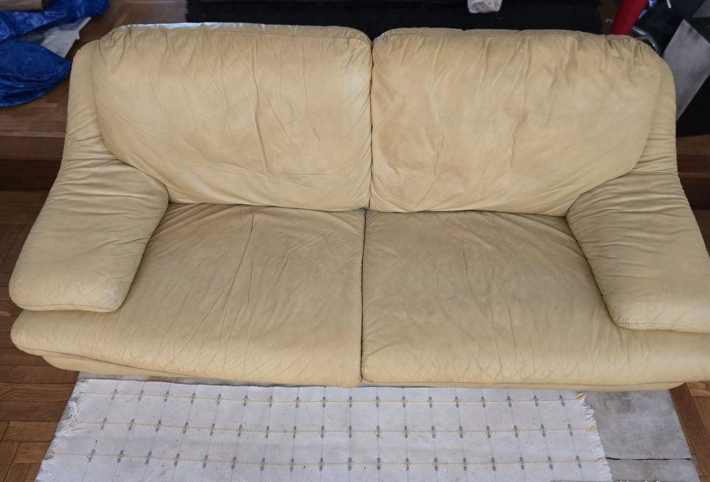 Conjunto Sofás pele 3 lugares + 2 lugares