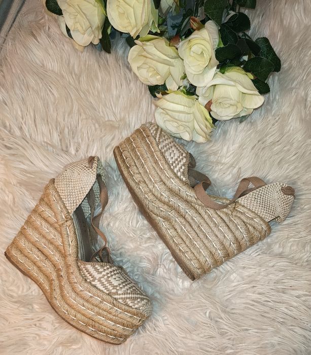 Buty na koturnie firmy Paloma Barcelo rozmiar 36