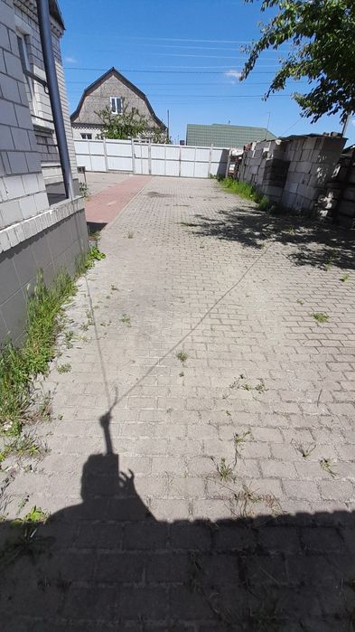 Здається будинок для працюючих людей.Велика Димерка.Броварський р-н.