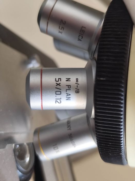 Microscopio medico