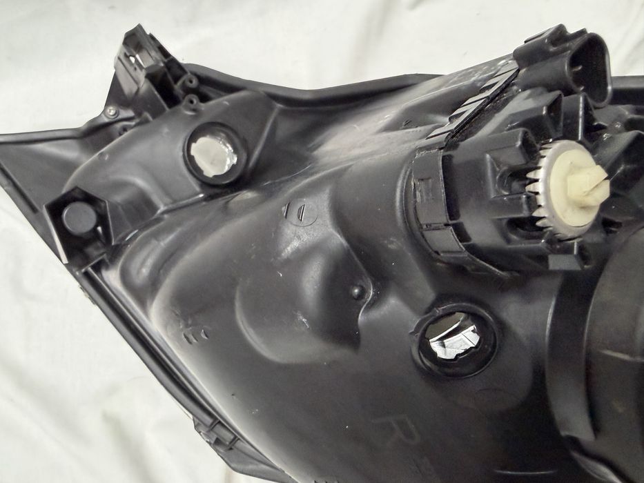 Lampa Prawy Przód Toyota Yaris III 11-14r.
